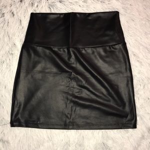 WINDSOR LEATHER SKIRT